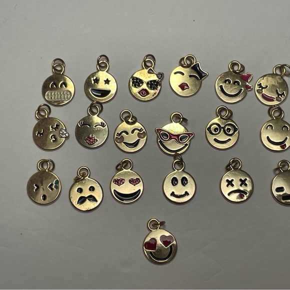 19 Emoji Gold Tone Charms - Picture 4 of 7